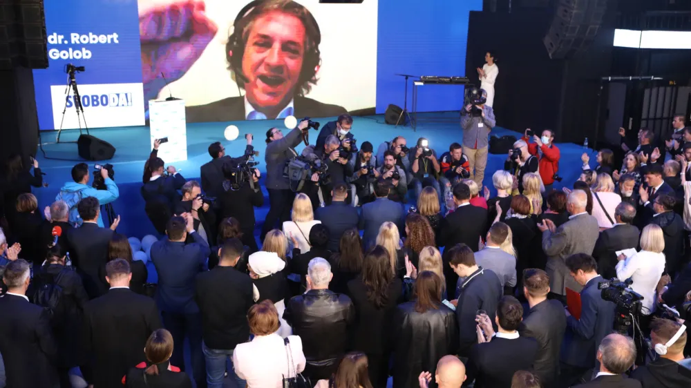 Volilni &scaron;tab Gibanje SVOBODA<br>predsednik Gibanja Svoboda dr. Robert Golob<br><br>- 24.04.2022 &ndash; Parlamentarne volitve 2022 - Volitve devetega sklica Državnega zbora Republike Slovenije - druge redne državnozborske volitve po letu 2008 <br><br><br>//FOTO: Luka Cjuha