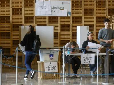  Volišče omnia na katerem glasujejo volilni upravičenci zunaj okraja stalnega prebivališča, Gospodarsko razstavišče- 24.04.2022 – Parlamentarne volitve 2022 - Volitve devetega sklica Državnega zbora Republike Slovenije - druge redne državnozborske volitve po letu 2008 //FOTO: Luka Cjuha