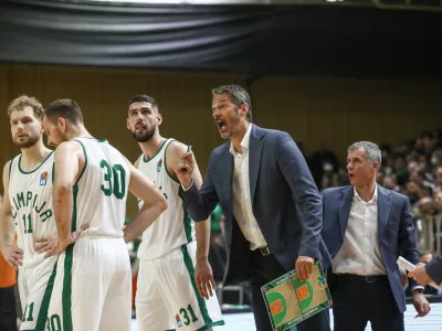 trener Olimpije Jurica Golemac- 27.03.2022 &ndash; ko&scaron;arka - Cedevita Olimpija: Partizan, Liga ABA, 24. krog://FOTO: Luka Cjuha