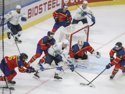 Luka Maver- 04.05.2022 &ndash; hokej &ndash; Slovenija: Romunija, SP divizije I, skupina A: //FOTO: Jaka Gasar