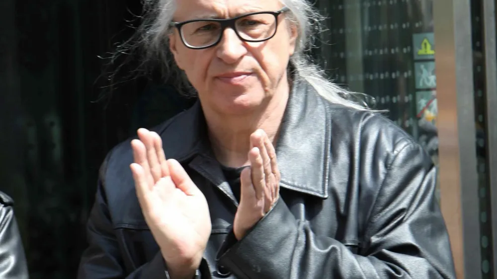 Marcel Stefančič<br><br>- 03.05.2022 – Mednarodni dan svobode medijev - Sindikat novinarjev Slovenije ob svetovnem dnevu svobode medijev pred RTV spregovorili o aktualnem dogajanju v javnem mediju; Nikogaršnji hlapci! Za javni RTV in avtonomno novinarstvo!<br><br>//FOTO: Tomaž Skale<br>