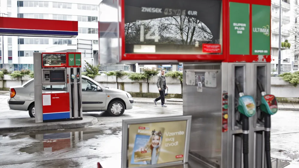 Bencinska črpalkaFOTO: JAKA GASAR / NEDELJSKI