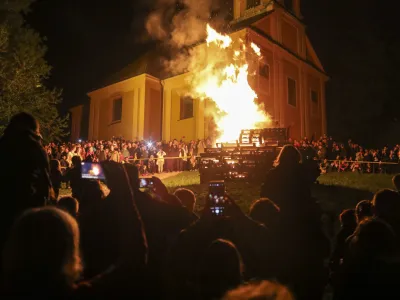 - 23.04.2022 – Praznik dela, 1. maj - praznovanje praznika dela na Rožniku - kres, kresovanje  //FOTO: Jaka Gasar