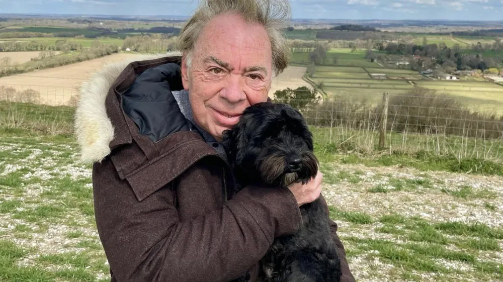 Andrew Lloyd Webber se je znašel pod plazom kritik. F youtube