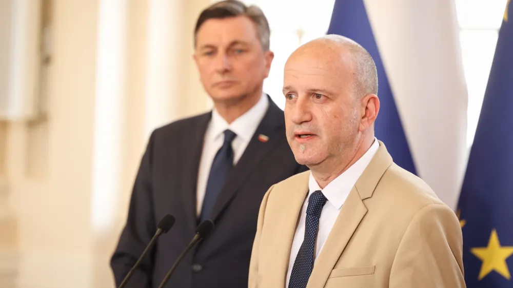 Predsednik Državne volilne komisije Peter Golob je dejal, da je zgolj po zaslugi DVK odpravljena težava z izračuni poslanskih mandatov.