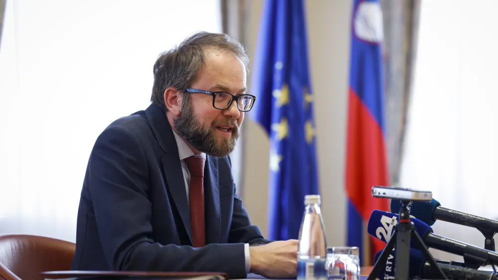 Ljubljana, ustavno sodisce.<br>Novinarska konferenca, na kateri je predsednik ustavnega sodisca Matej Accetto predstavil porocilo o delu ustavnega sodisca za leto 2021.<br>Predsednik ustavnega sodisca Matej Accetto.