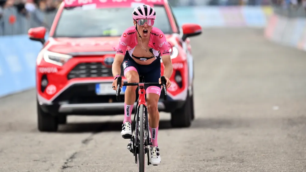 Juan Pedro Lopez Perez je z borbeno vožnjo na prelaz Blockhous uspel zadržati rožnato majico vodilnega.&nbsp;