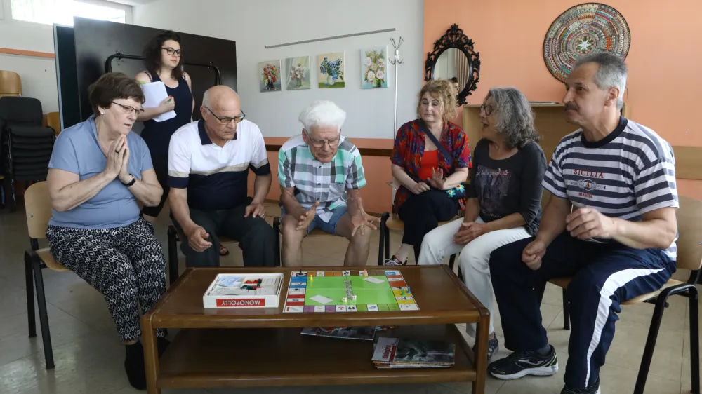 V ospredju sodelovanja v dramski skupini upokojencev Božekako je želja po prijetnem in zabavnem druženju.