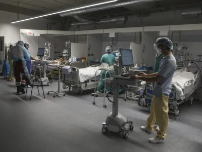 - 11.11.2021- Univerzitetni klinični center UKC Ljubljana – Covid oddelek – Epidemija koronavirus Covid-19 v Sloveniji  //FOTO: Luka Cjuha.