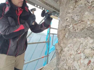 Obnovitvena dela na cerkvi svetega Kancijana v Kranju, delavnico je pripravila Šola prenove.