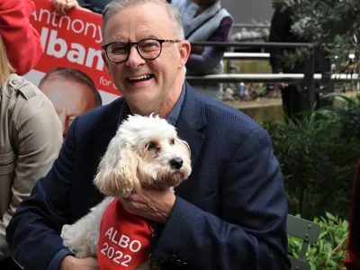 Anthony Albanese, prvi laburistični premier v Avstraliji od leta 2013, eno največjih sprememb obljublja v podnebni politiki.