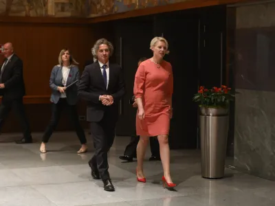 predsednica DZ Urška Klakočar Zupančič in novi predsednik vlade Robert Golob<br><br>25.05.2022 - izredna seja DZ, na kateri bodo glasovali o kandidatu za mandatarja Robertu Golobu<br><br>Foto Luka Cjuha