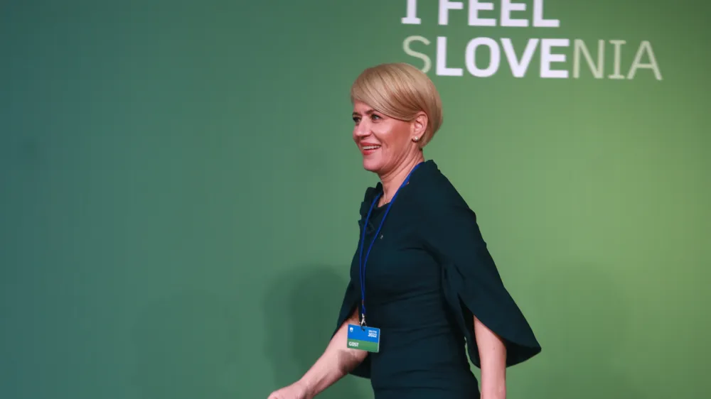 Aleksandra Pivec je odkorakala novin kariernim izzivom naproti. Od ponedeljka bo zaposlena v mariborskem Vinagu. F Sašo Bizjak / Večer