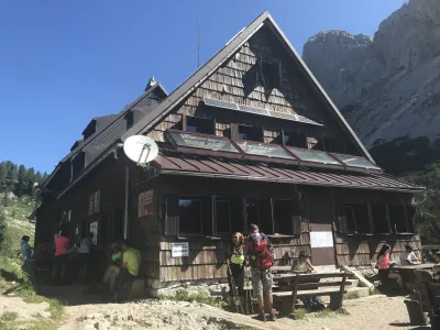 Že res, da so pravila, ki jih uvaja projekt Vrh Julijcev, namenjena ohranjanju narave. Vendar bodo imeli dobrobiti od skrbnega in ozaveščenega načina obiskovanja Triglavskega narodnega parka tudi obiskovalci sami, saj se vanj odpravljajo prav zaradi njegovih posebnosti in miru, ki jim ga zagotavlja.&nbsp;