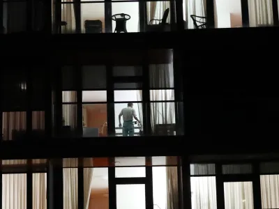 - simbolična fotografija - dom upokojencev v času epidemije koronavirus Covid-19, stareji - upokojenci - prazni domovi - sobe - - 23.11.2020  DEOS Center starejih Trnovo v Ljubljani, zasebni socialnovarstveni zavod s koncesijo, Devinska 1 //FOTO: Toma Skale