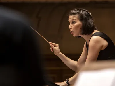 Rahela Durič Barić, dirigentka in umetni&scaron;ka vodja APZ Tone Tom&scaron;ič Univerze v Ljubljani