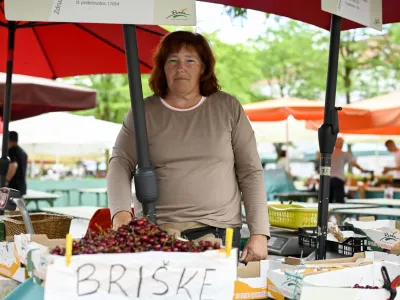 branjevka Mirjam Simčič - 08.06.2022 – Ljubljanska osrednja tržnica - //FOTO: Nik Erik Neubauer