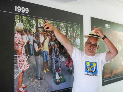 Goro Osojnik, umetniški vodja festivala Ana Desetnica: Že od začetkov festivala govorimo o urbanem žuru &ndash; odpiramo in raziskujemo nove prostore, upamo si oditi nekam na novo.&nbsp;
