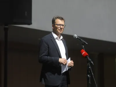 Z umikom tožbe bo odločba, s katero je zagovornik načela enakosti ugotovil Černačevo diskriminacijo predsednice Bošnjaške kulturne zveze Slovenije, postala pravnomočna.&nbsp;