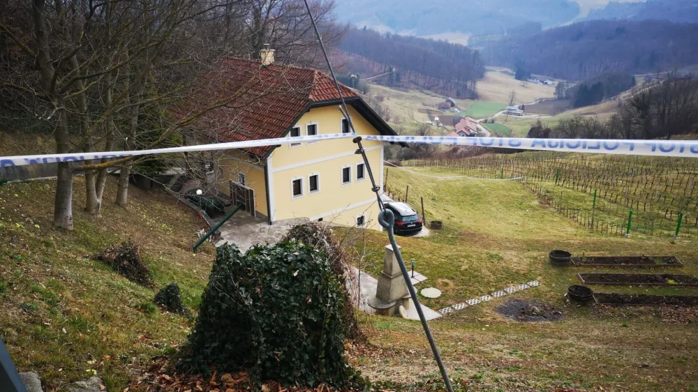 Kraj strahotnega zločina v vasi Škofija. Foto: Mojca Marot&nbsp;