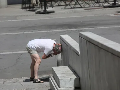 pitnik - fontana - vročina - žeja - voda <br><br><br>- 27.06.2022 – Vremenska slika v Ljubljani - vročinski val - visoke dnevne temperature -<br><br> <br><br>//FOTO: Nik Erik Neubauer