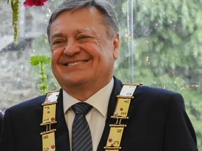 ljubljanski župan Zoran Janković- 09.05.2022 - Slavnostna seja Mestnega sveta Mestne občine Ljubljana (MOL) ob 9. maju, prazniku mesta Ljubljana - podelitev listine častni meščan in častna meščanka, nagrade in plakete glavnega mesta Ljubljane //FOTO: Nik Erik Neubauer