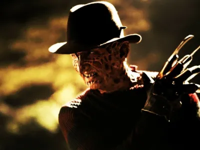 Eden od dveh častnih gostov letošnjega Grossmnnovega festivala bo ameriški igralec in režiser Robert Englund, ki je znan predvsem po vlogi množičnega morilca Freddyja Kruegerja (na fotografiji) iz filma Mora v ulici brestov in njegovih nadaljevanj.
&nbsp;