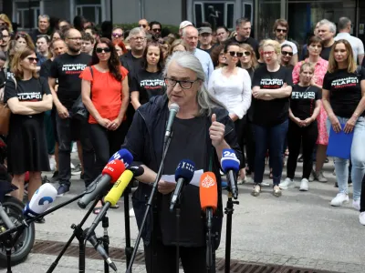 Marcel Stefančič<br><br>- 23.05.2022 – stavka novinarjev na RTV Slovenija - novinarji iz koordinacije novinarskih sindikatov javne RTV so z opozorilno stavko zahtevali novinarsko avtonomijo in socialni dialog. <br><br>//FOTO: Tomaž Skale<br>