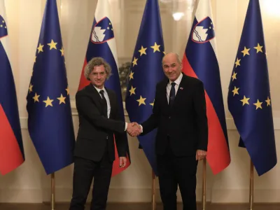 novi predsednik vlade dr. Robert Golob in dosedanji predsednik vlade Janez Janša<br><br>- 01.06.2022 – primopredaja poslov med dosedanjim predsednikom vlade Janezom Janšo in novim predsednikom vlade dr. Robertom Golobom<br><br><br>//FOTO: Luka Cjuha<br>