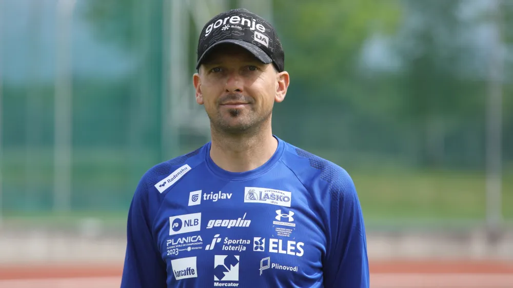 glavni trener ženske skakalne reprezentance Zoran Zupančič<br><br><br> - 17.05.2022 &ndash; Kranj &ndash; reprezentanca v smučarskih skokih &ndash; trenig smučarskih skakalcev pred začetkom poletne skakalne sezone svetovnega pokala - skakalci<br> <br>//FOTO: Luka Cjuha<br>