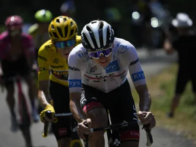 Tadej Pogačar je iz sebe stisnil čisto vse, kar pa ni bilo dovolj za naskok na rumeno majico. Foto: AP