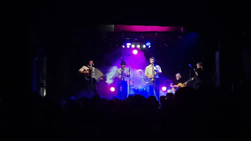 Čompe, koncert 21. 7. 2022, Letni vrt Gala hale, foto Polona Poberžnik