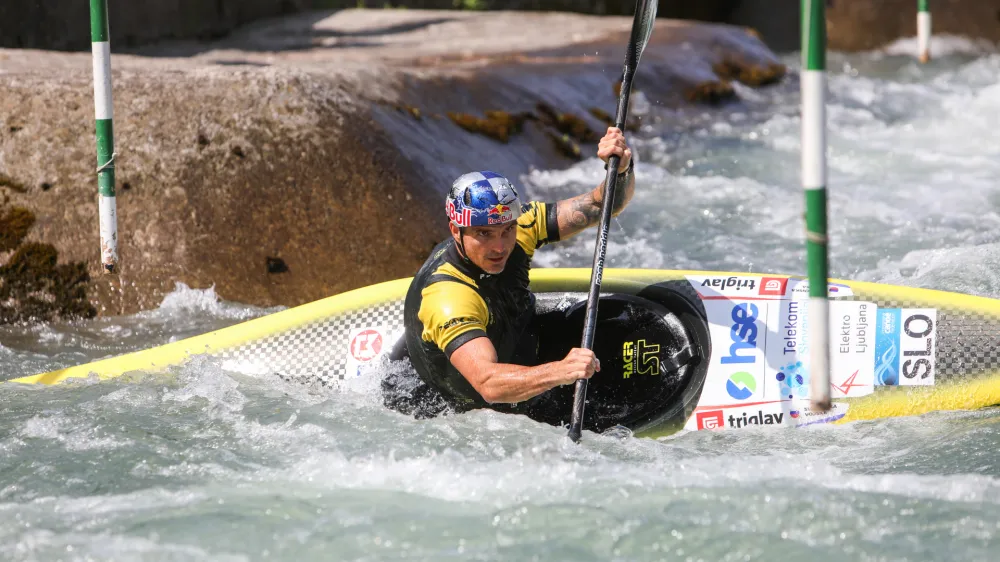 - Peter Kauzer, kajakaš, 21.06.2022. - trening kajak kanu reprezentance Slovenije pred svetovnim pokalom v slalomu na divjih vodah v Tacnu.//FOTO: Bojan Velikonja