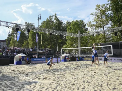 - 29.07.2022 - Odbojka na mivki Ljubljana Beach Volley 2022 – državno prvenstvo mladih U16 – U20, igrišče na Kongresnem trgu //FOTO: Nik Erik Neubauer