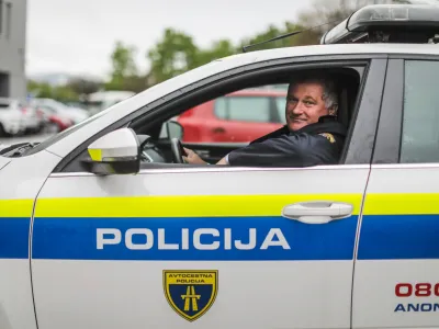 Upravo avtocestne policije vodi Andrej Jurič, ki se je pred preiskovalno komisijo DZ neslavno proslavil z izgubo spomina, ko so ga poslanci vpra&scaron;ali, po čigavih sugestijah je vodil kadrovsko politiko, ko je bil vr&scaron;ilec dolžnosti generalnega direktorja policije.
Foto: Bojan Velikonja&nbsp;