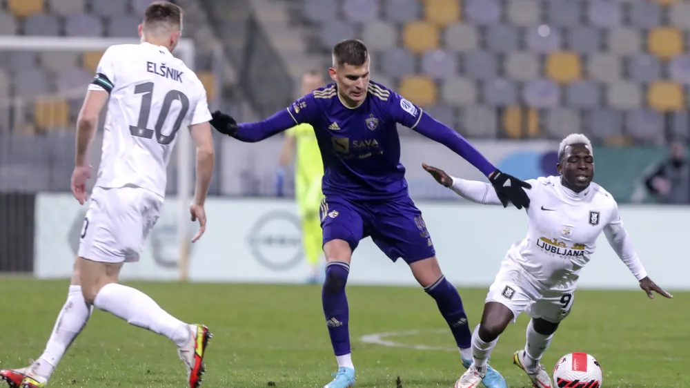 Žugelj Nino (99)<br><br><br>- 09.04.2022 – nogomet - Maribor: Olimpija, Prva liga Telemacha, 30. krog:<br> <br>//FOTO: Jaka Gasar
