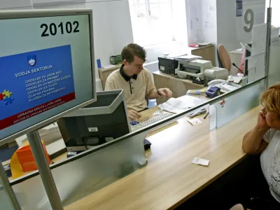 - Upravna enota Ljubljana -Tobačna ulica 5 - javna uprava//FOTO: Matej Pove