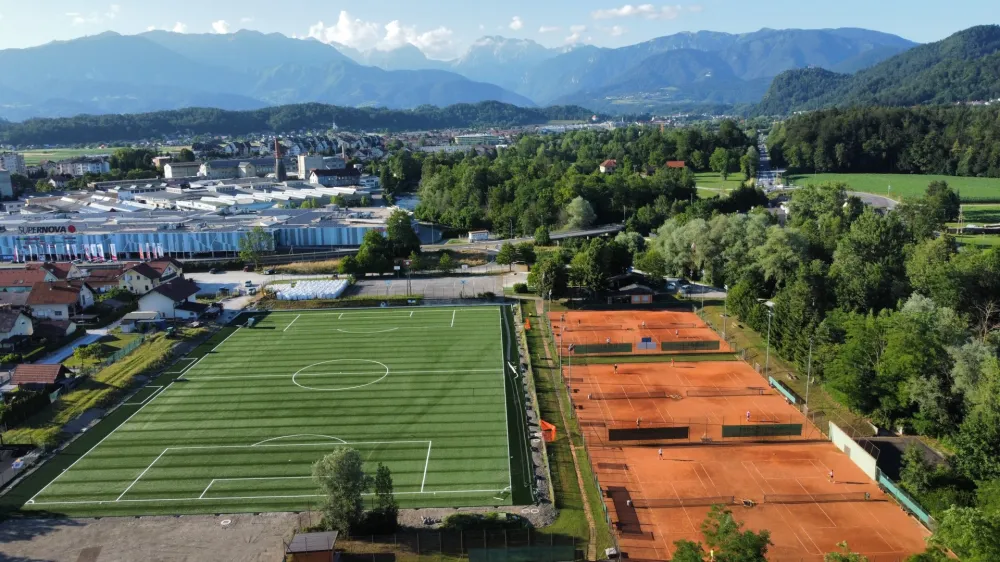 Sodobni športni park Virtus bo namenjen nogometu, v njem pa je načrtovanih tudi nekaj površin za druge športne panoge in rekreacijo. Foto: občina Kamnik