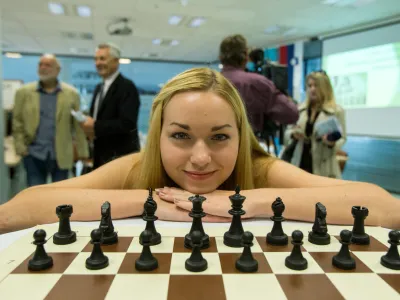 - svetovna mladinska prvakinja do 18 let ahistka Laura Unuk- 02.10.2017 - ahovska zveza Slovenije - sprejem za slovensko mladinsko svetovno prvakinjo Lauro Unuk //FOTO: Matja Rut