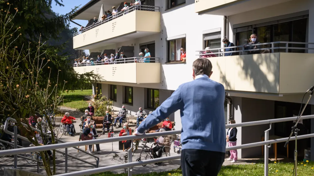 Kamnik, Dom starejsih obcanov Kamnik.<br>Predsednik republike Borut Pahor je obiskal stanovalce v Domu starejsih obcanov Kamnik.