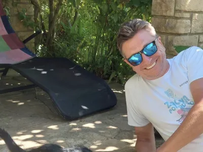 Borut Pahor je mački, ki ga obiskuje na terasi, nadel ime Muca. F instagram