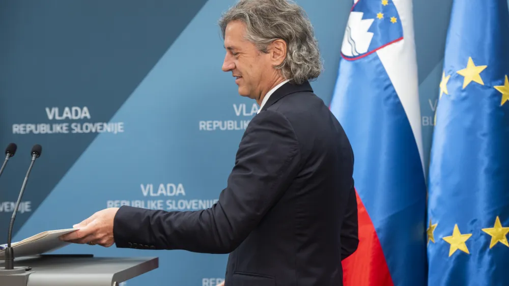 Ljubljana.<br>Predsednik vlade Robert Golob je sprejel predstavnike organizacij, ki zastopajo interese mladih oz. starejsih.