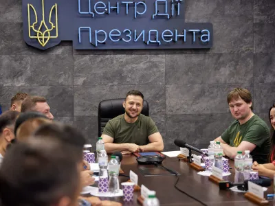 12 August 2022, Ukraine, Kiev: Ukrainian President Volodymyr Zelensky (C) meets with young leaders on International Youth Day at the Mariinskyi Palace. Photo: Sarsenov Daniiar/Ukraine Preside/Planet Pix via ZUMA Press Wire/dpa