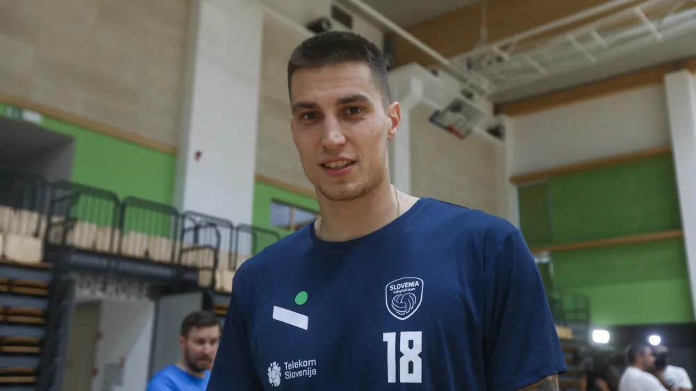 Klemen Čebulj- 09.08.2022 – moška odbojkarska reprezentanca - srečanje z igralci in novim selektorjem Gheorghejem Cretujem //FOTO: Luka Cjuha