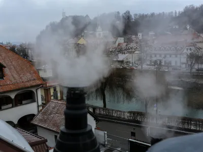 Profesor Jaklič meni, da ni mogoče predvideti, kdaj bodo energenti najcenej&scaron;i. Lokalni trgovec, kot je Petrol, ne vpliva na cenovna gibanja &ndash; svetovne borzne cene so tiste, ki v največji meri krojijo razmere.