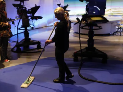 - prenovljeni studio Dnevnika in Odmevov, RTV Slo   //FOTO: Jaka Gasar