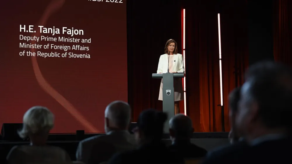 Bled, Festivalna dvorana.<br>Govor ministrice za zunanje zadeve Tanje Fajon na odprtju Blejskega strateskega foruma.