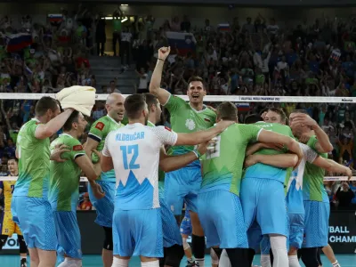 <br>- 07.09.2022 – odbojka – Slovenija: Ukrajina, svetovno prvenstvo v odbojki za moške v Ljubljani, četrtfinale: Slovenska moška odbojkarska reprezentanca se je uvrstila v polfinale svetovnega prvenstva. V četrtfinalu je v Ljubljani premagala Ukrajino s 3:1 <br><br><br>//FOTO: Luka Cjuha<br>