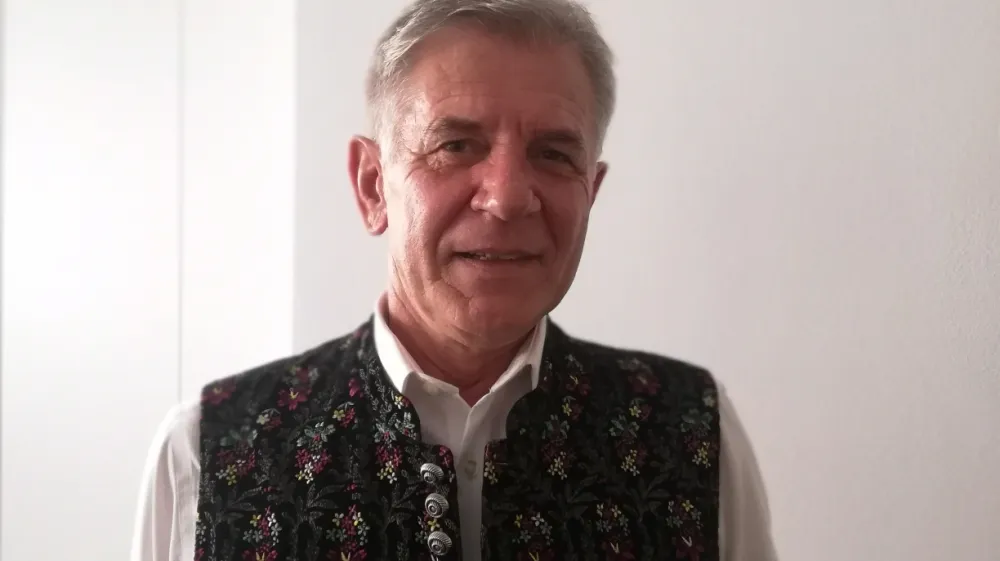 Tone Ftičar, vodja programa Narodne noše v Kamniku