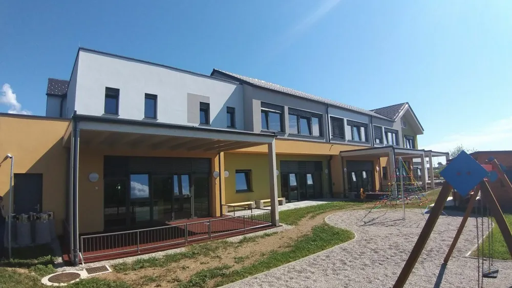 Nova podružnična &scaron;ola in vrtec Veliki Podlog. F Mestna občina Kr&scaron;ko